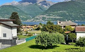 Como Lake Holiday Home